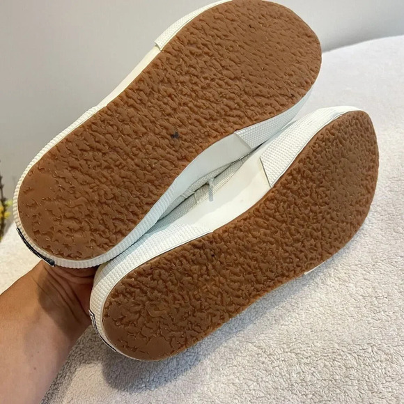 Superga Women Ivory Canvas Classic Sneaker 39.5/8 2750 Cotu Flat Shoe *Run Small - Picture 7 of 11